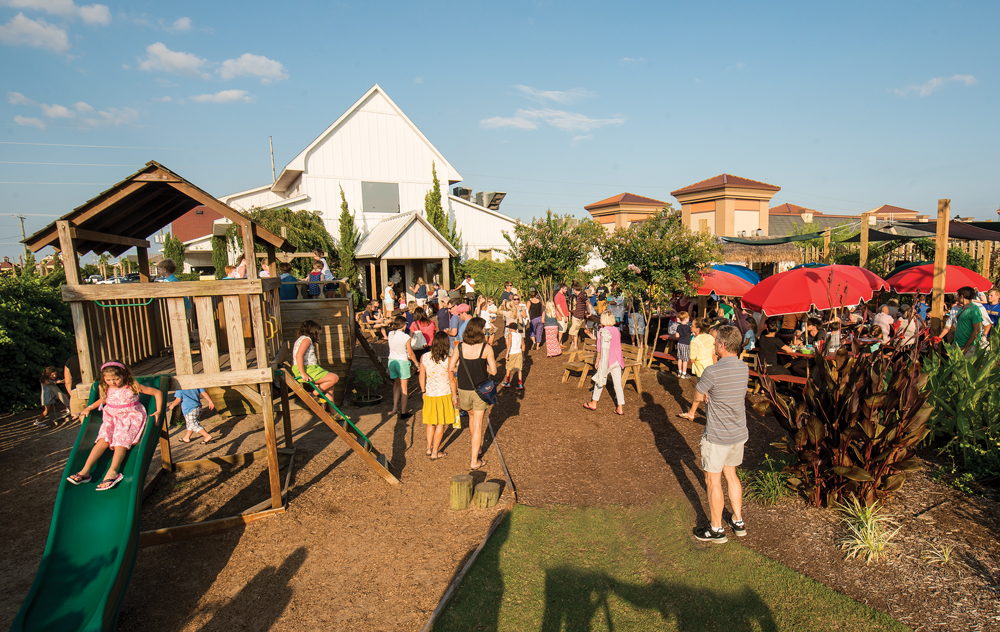 Outer Banks Brewing Station outdoor garden