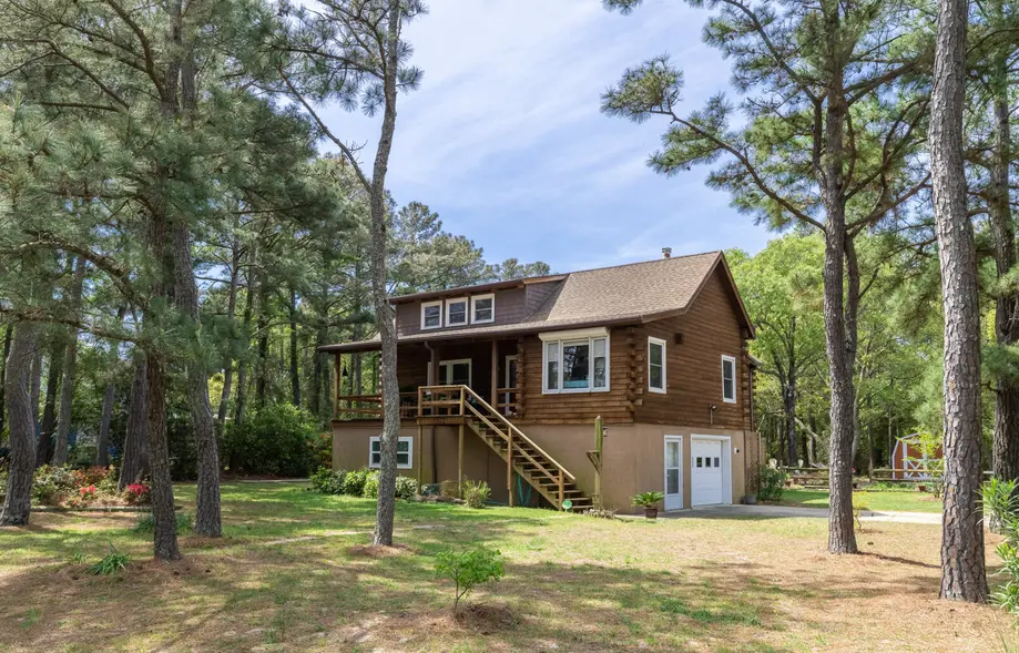 K8043 Log Inn 4 Bedroom Home in North Ri...